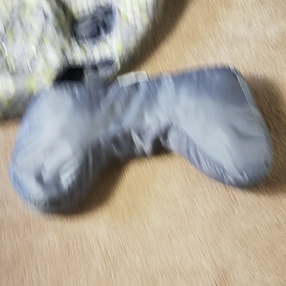 Kids gray and green print grocery cart cover - Picture 4 of 7